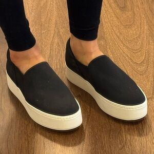 Vince Warren Slip-On Sneakers